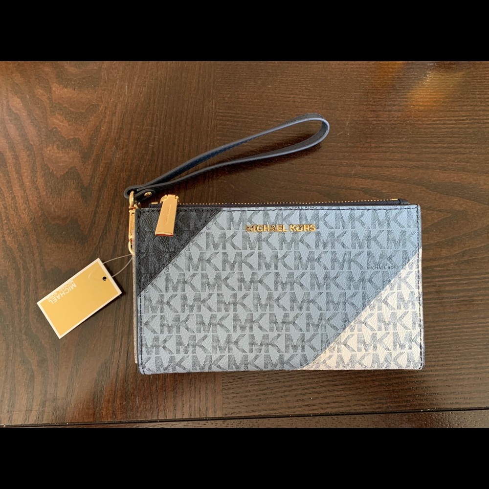 Michael Kors Signature Jet Set Double Zip Wristlet